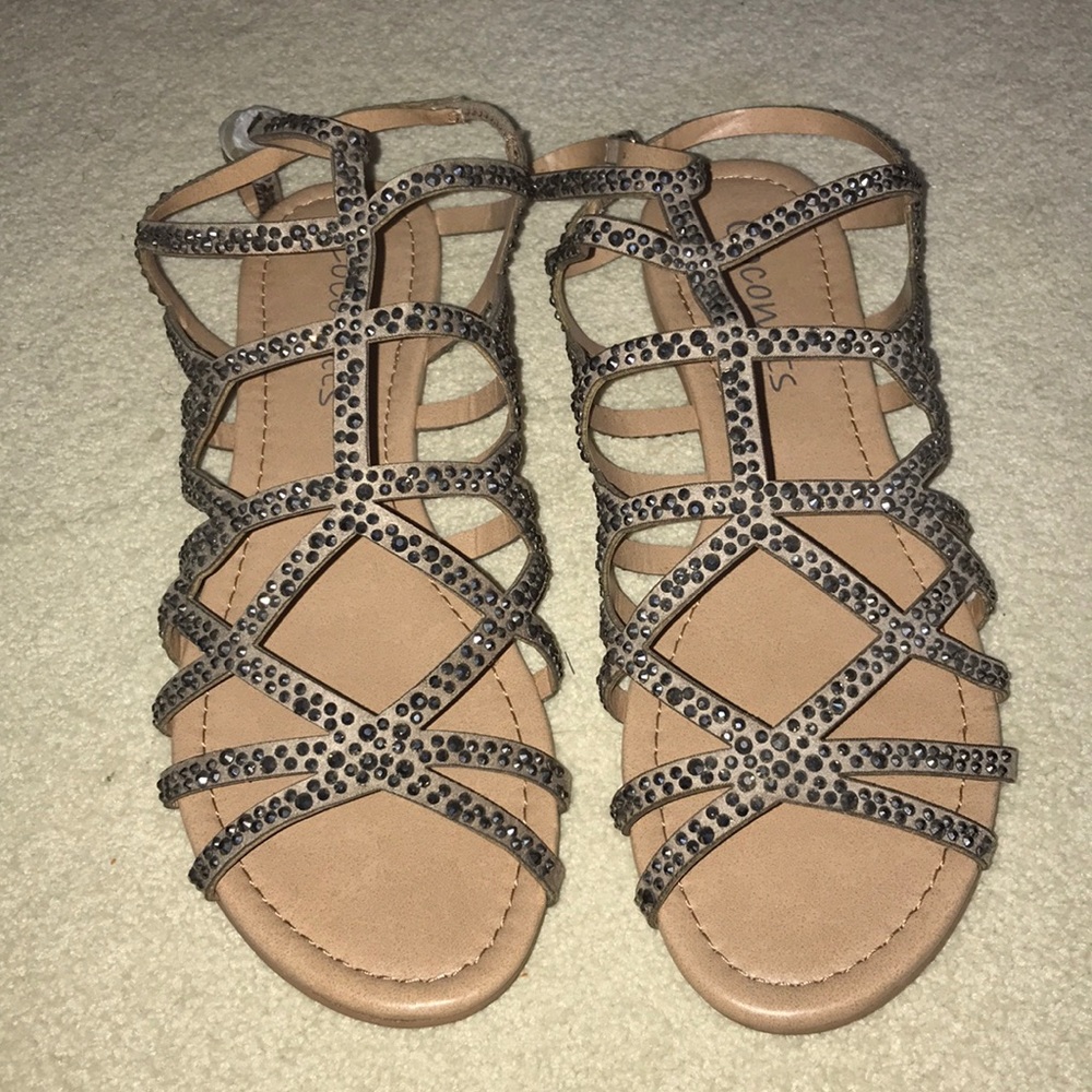 Coconuts by Matisse tan embellished sandals-NEW!